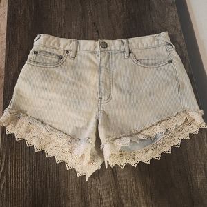 Free people shorts 26.                Bin 30